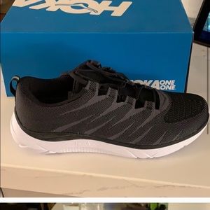 Men’s Hoka running shoe NWT never been worn sz11